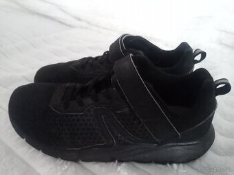 Chlapčenské tenisky 37