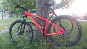 2x Trek 200eur,Specialized 27.5" 250 eur.K2 zed2 130eur.Záno