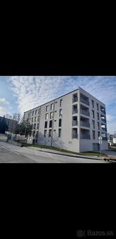 Novostavba-3 izbovy,3poschodie,velky balkon