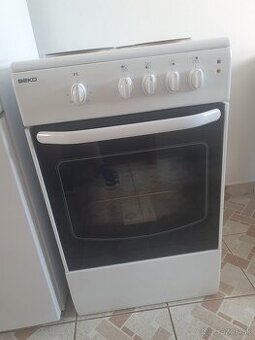 PREDAM UPLNE NOVI SPORAK ELEKTRICKI