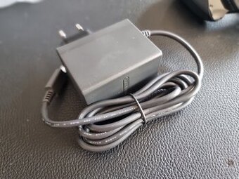 Nintendo Switch nabíjačka a holder