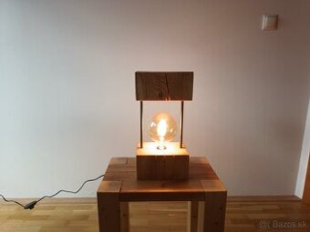 Drevená lampa