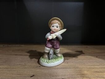 Retro keramická soška chlapec s dáždnikom