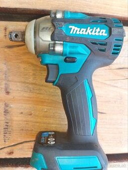 Makita rázový uťahovák 300