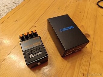 BOSS HM-2w distortion pedál