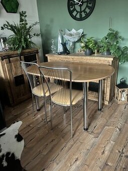 Predám kuchynský stô a 4 stoličky