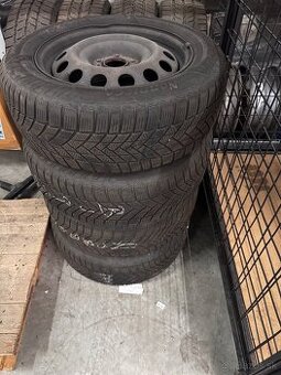 Zimne pneu na diskoch 206/60 R16 H XL