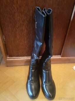 Predám čierne dámske čižmy č.39