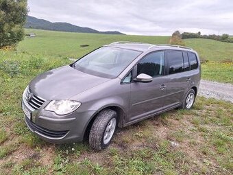 Predám Volkswagen Touran 2009, 1,9tdi,77kw,7 miestne