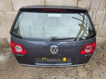 VW Passat B6 kombi zadné kufrove dvere