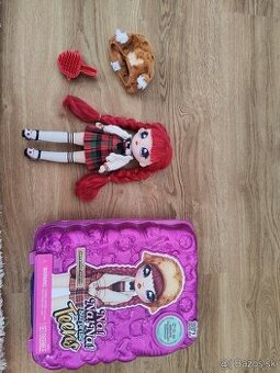 Bábika na na na suprice