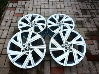 Volkswagen golf 7,8, Tiguan,GTI, Passat,Škoda,Seat 5x112 r18