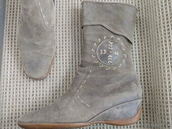 Zateplene cizmy, tmavozelena brusena koza, velkost 40