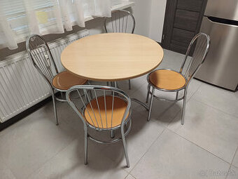 Jedalenska zostava okryhly stol so 4 stolickami