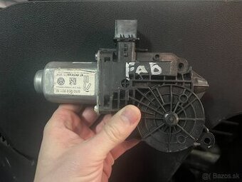 Sťahovanie okna Škoda Roomster Fabia Octavia VW Passat