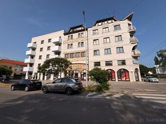 Na predaj – obchodné priestory Komárno, 233 m², Petöfiho ul