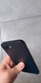 Iphone 16e 256GB-100% batéria,top stav,kompletné balenie