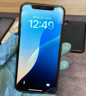 Apple iPhone Xs 64 GB Space Gray / 100% zdravie batérie