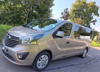 Opel Vivaro 9miestne kúpené v SR NAVIGÁCIA KAMERA