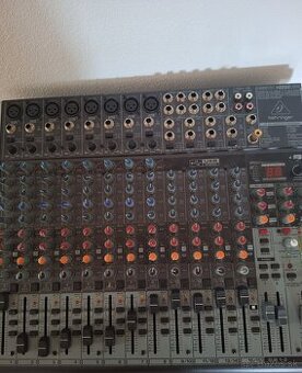 Behringer XENYH X2222USB