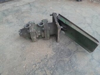Brzdovy pedal lkt80