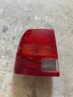 Zadne lave stetlo passat b5