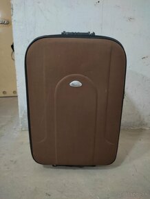 Hnedý cestovný kufor