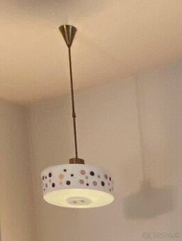 Lampa dizajnový luster kovová konštrukcia sklenené tienidlo