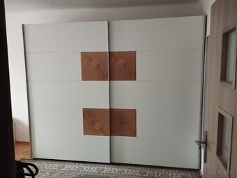 Predám šatníkovú skriňu 270 x 230 cm