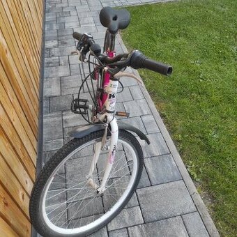 Predám dievčenský bicykel pre 7-10 ročné dievča