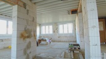 Dvojgeneračný dom s 10 a pozemkom tesne pri Košiciach