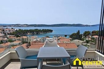 NA PREDAJ luxusný penthouse / 48 m² / v Trogire na ostrove Č