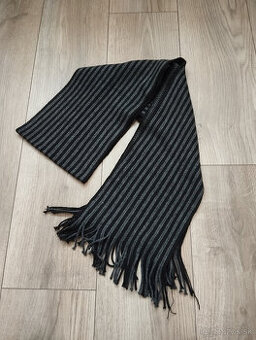Čiernosivý šál