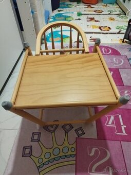 Drevená stolička na kŕmenie - stolík