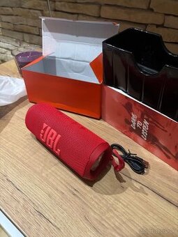 JBL Flip 6 reproduktor