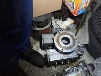 Motory, riadiace jednotky