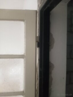 Predam zarubnu s dverami