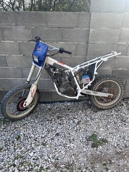 Aprillia rx 125 na náhradne diely v celku