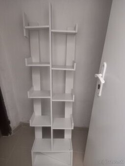 Detsky policovy regal.