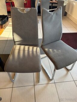 Jedalenská stolička. 10€ ks