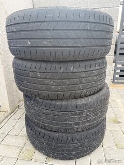Bridgestone letné pneu 235/55 R17