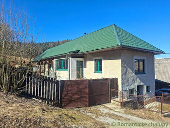 Chalupa po rekonštrukcii na okraji dediny