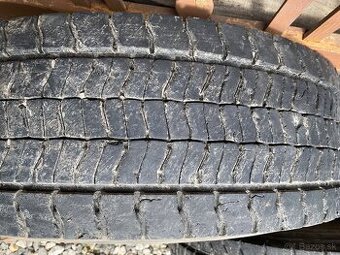 Predám záberové pneu 245/70 r19,5 Michelin