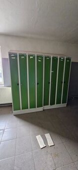 Kovové 4 dverové skrine