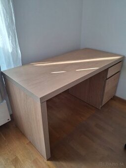 Pracovny stol Malm