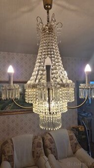 Krystalovy luster so zavestnou nocnou lampou