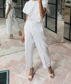 Nove elegantne nohavice XS Zara