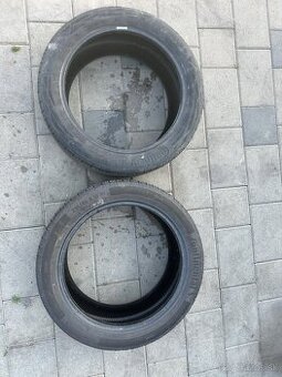 235/45R18