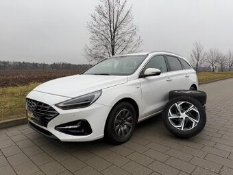 Hyundai i30 combi 1,5 benzín 2022 v záruke
