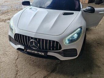 Elektrické auto Mercedes GT AMG